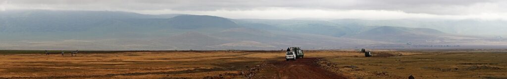 Uitzicht over het landschap binnen de Ngorongoro-krater in Tanzania